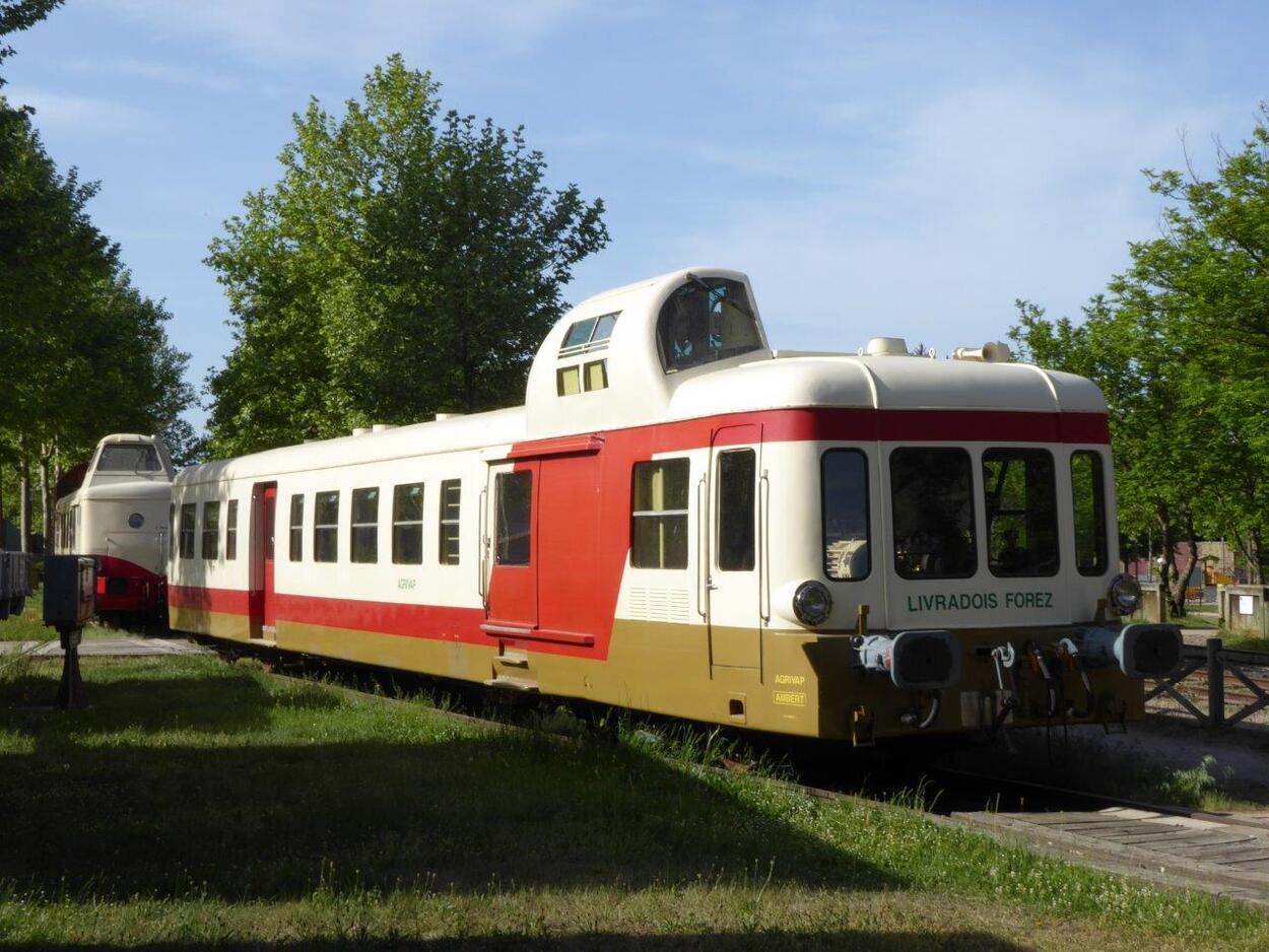 Panorama Bahn im Massif Central, Agrivap les trains de la découverte, Auvergne Panoramatriebwagen,