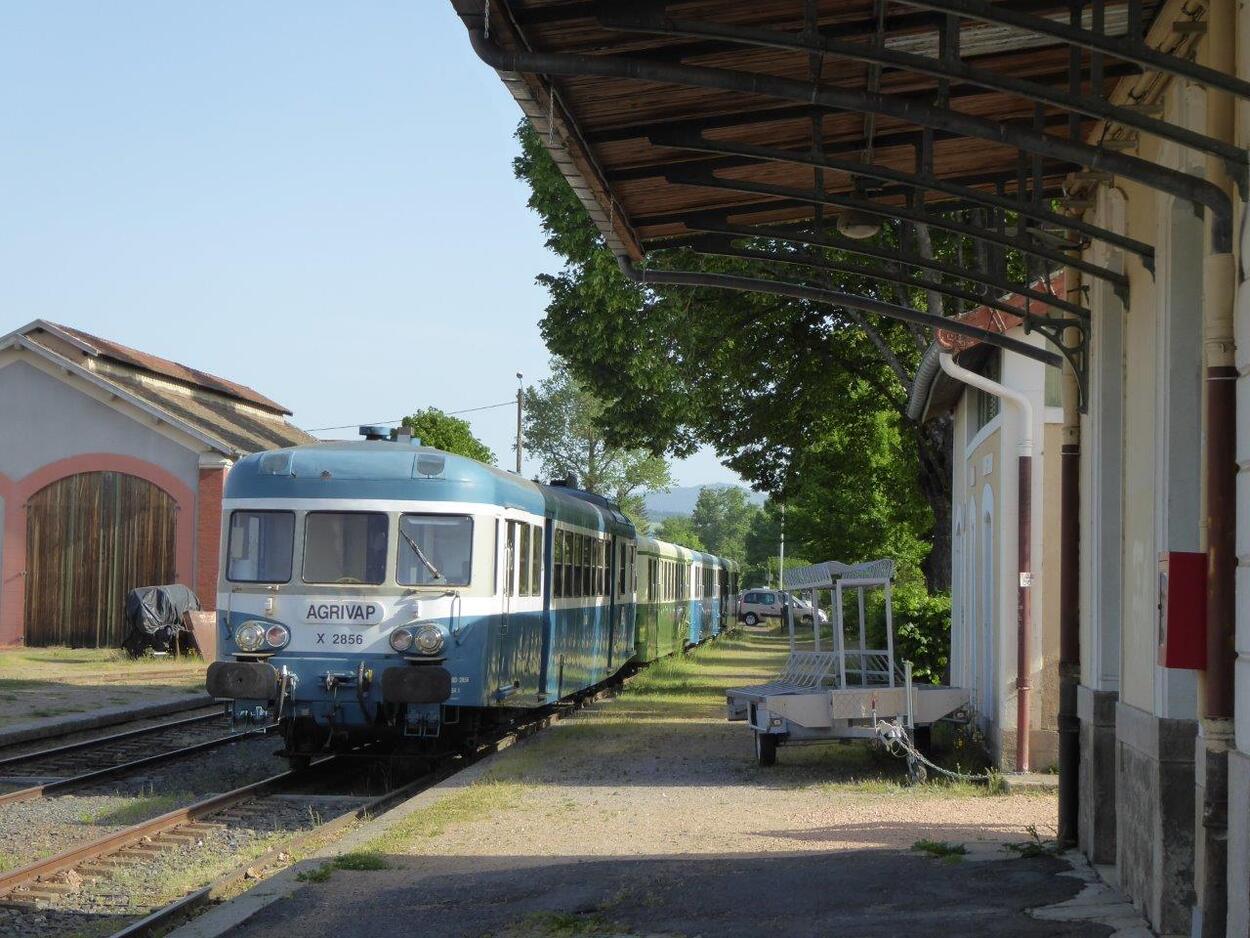 Panorama Bahn im Massif Central, Agrivap les trains de la découverte, Auvergne Panoramatriebwagen,