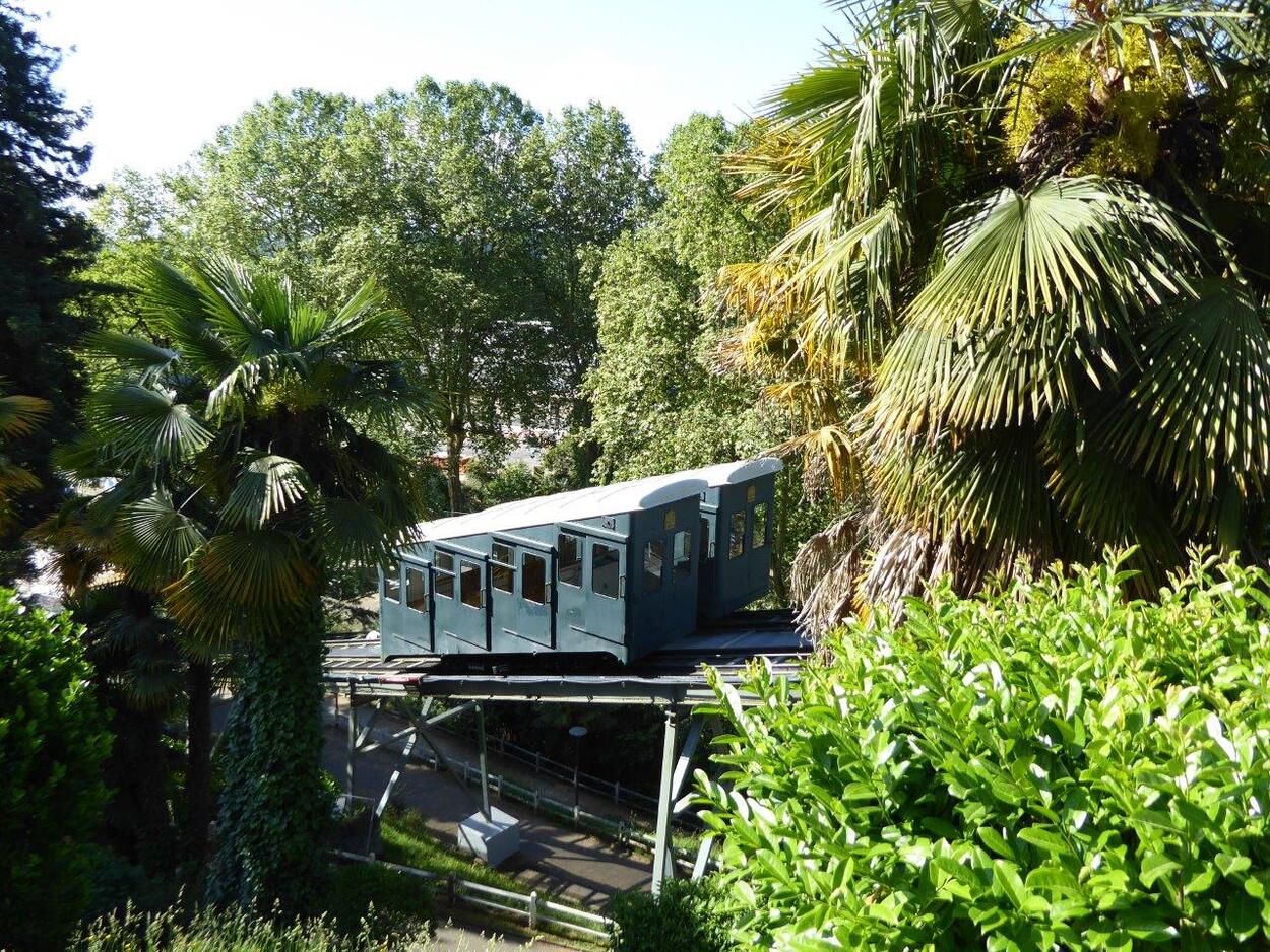 Standseilbahn als Wahrzeichen - Stadt Pau (F)