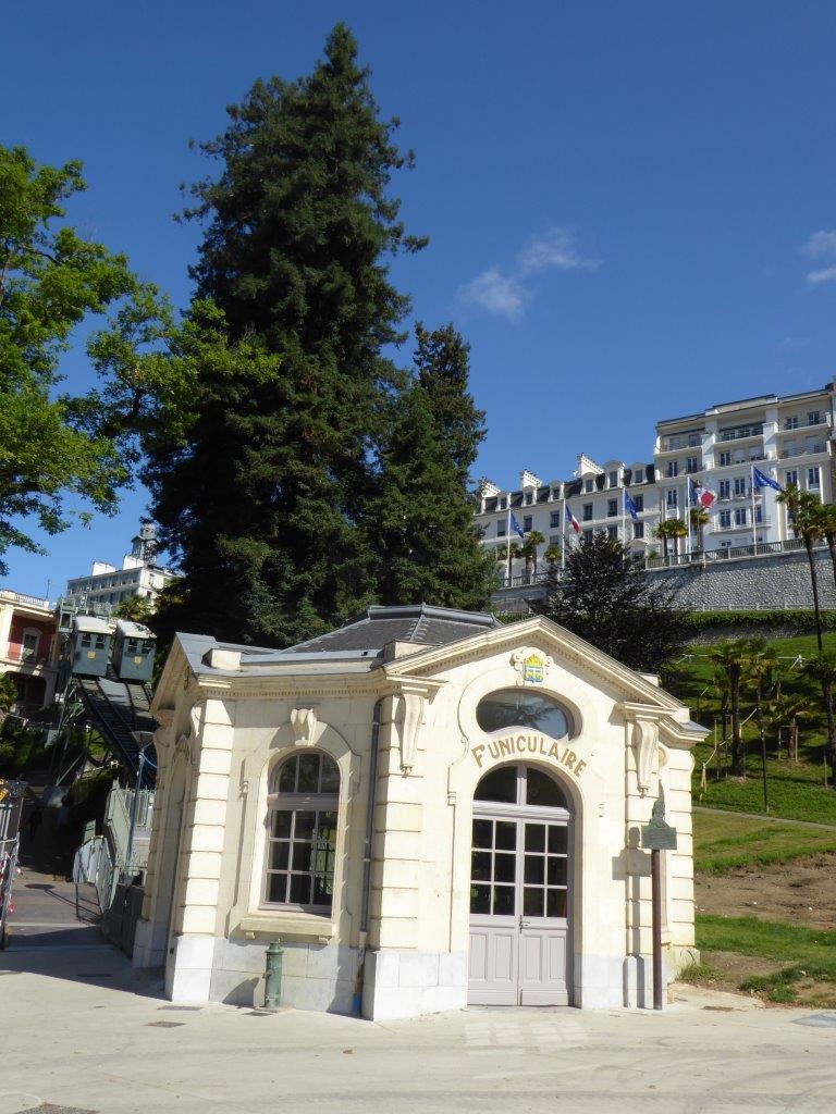 Standseilbahn als Wahrzeichen - Stadt Pau (F)