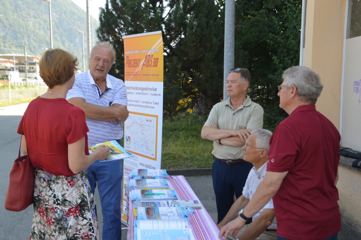 Fahrzeugsegnung der Bayerischen RegioBahn im Bahnhof Bad Reichenhall