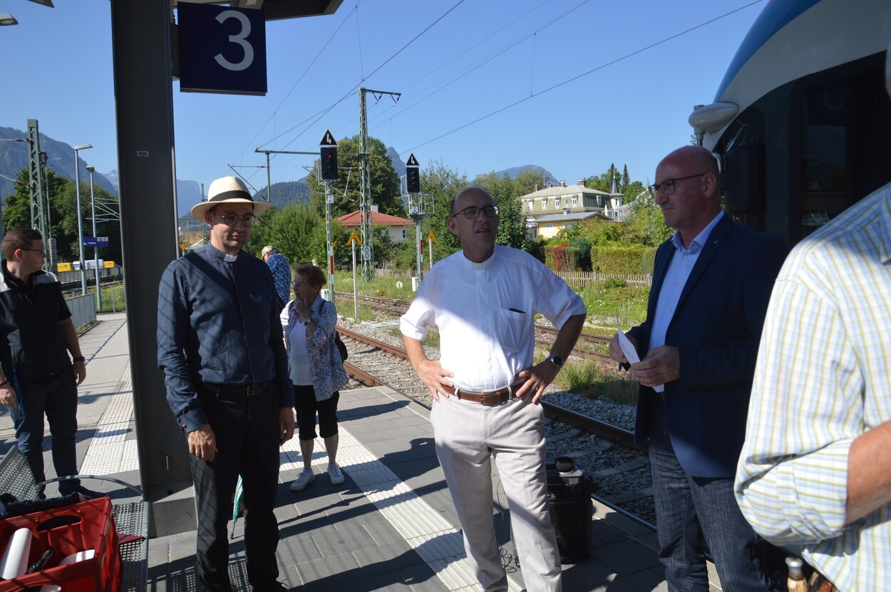 Fahrzeugsegnung der Bayerischen RegioBahn im Bahnhof Bad Reichenhall