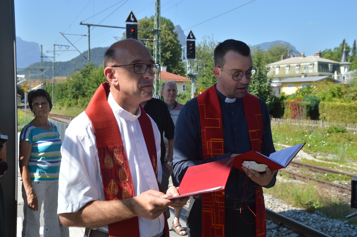 Fahrzeugsegnung der Bayerischen RegioBahn im Bahnhof Bad Reichenhall