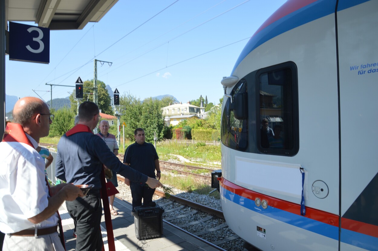 Fahrzeugsegnung der Bayerischen RegioBahn im Bahnhof Bad Reichenhall