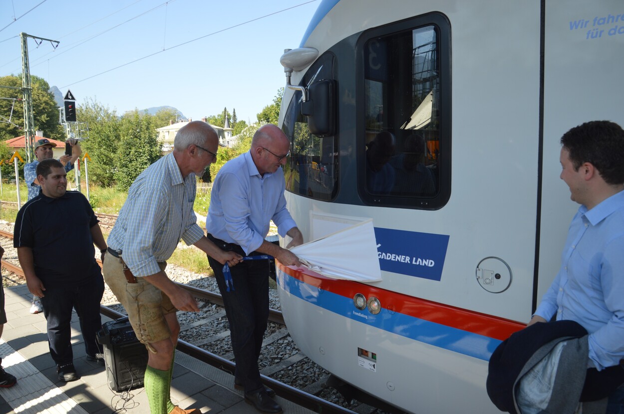 Fahrzeugsegnung der Bayerischen RegioBahn im Bahnhof Bad Reichenhall