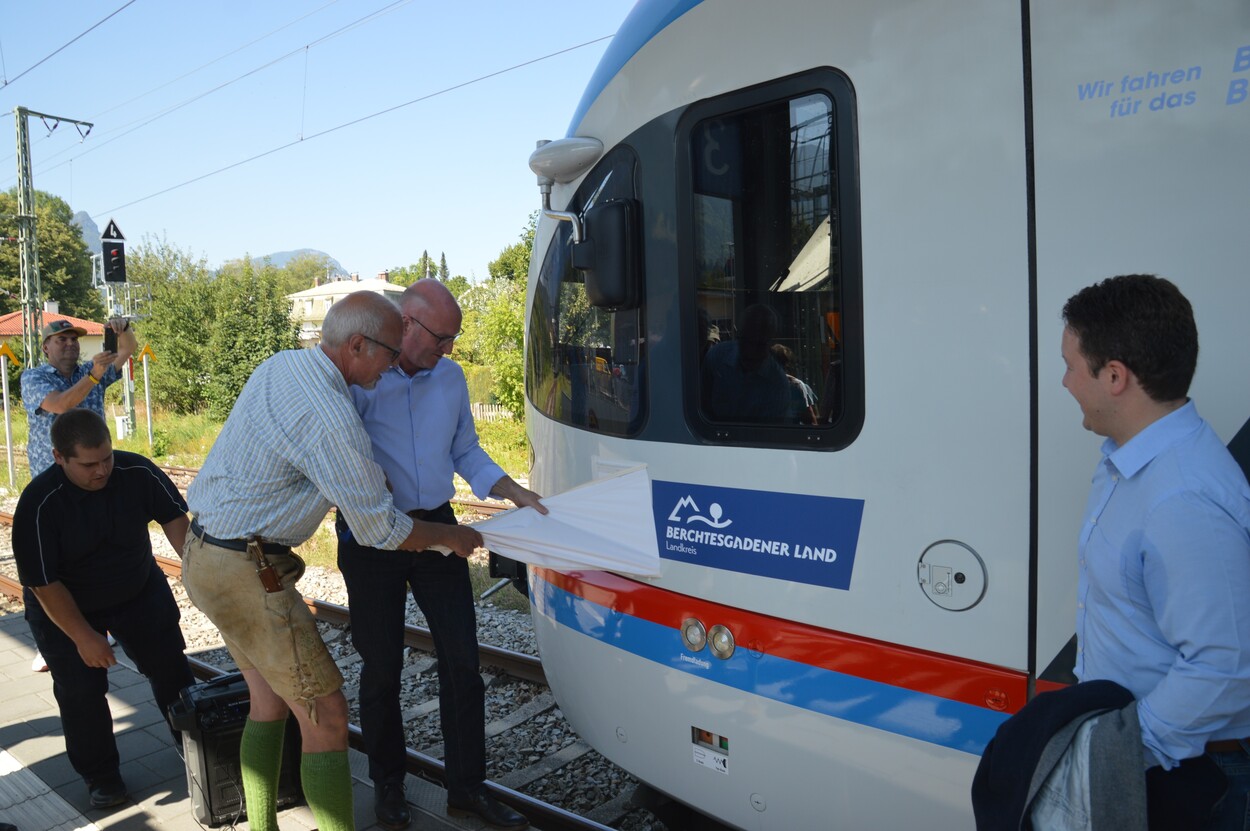 Fahrzeugsegnung der Bayerischen RegioBahn im Bahnhof Bad Reichenhall