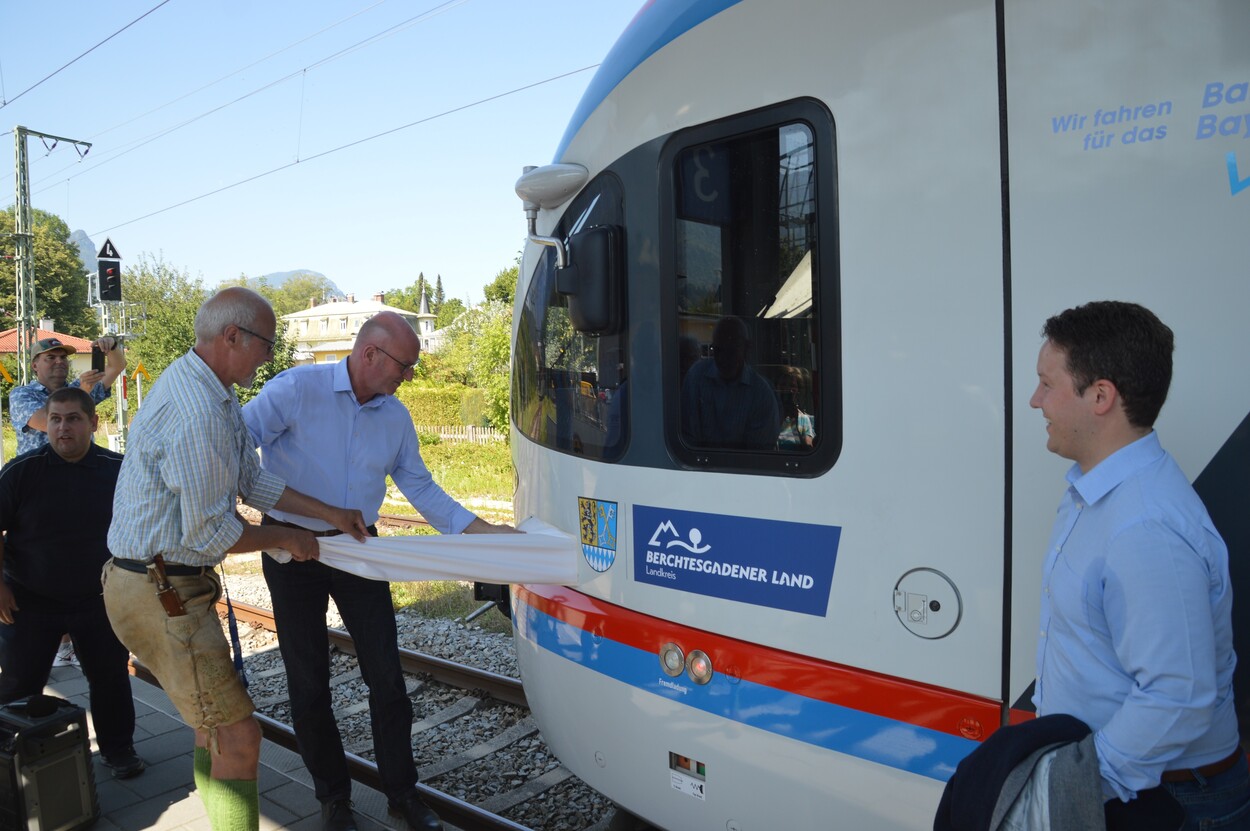 Fahrzeugsegnung der Bayerischen RegioBahn im Bahnhof Bad Reichenhall