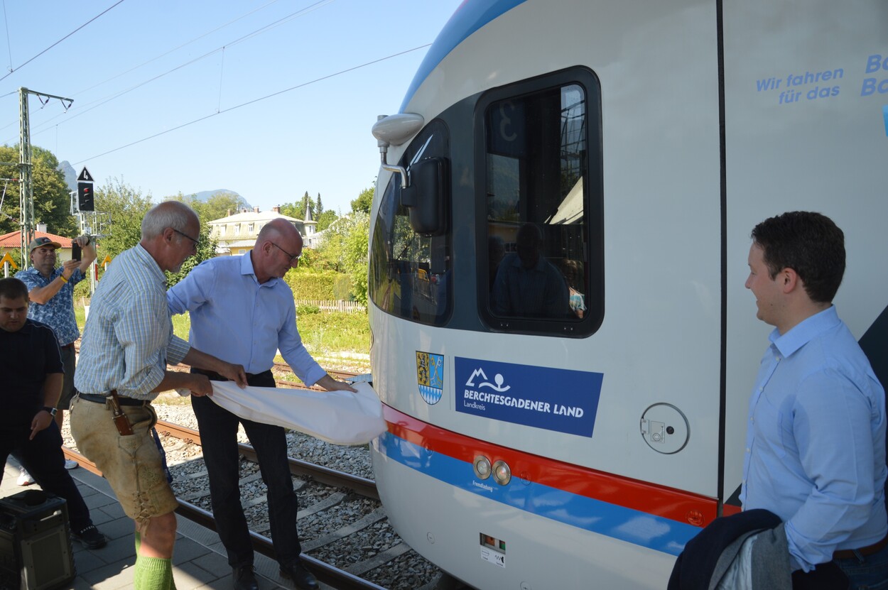 Fahrzeugsegnung der Bayerischen RegioBahn im Bahnhof Bad Reichenhall