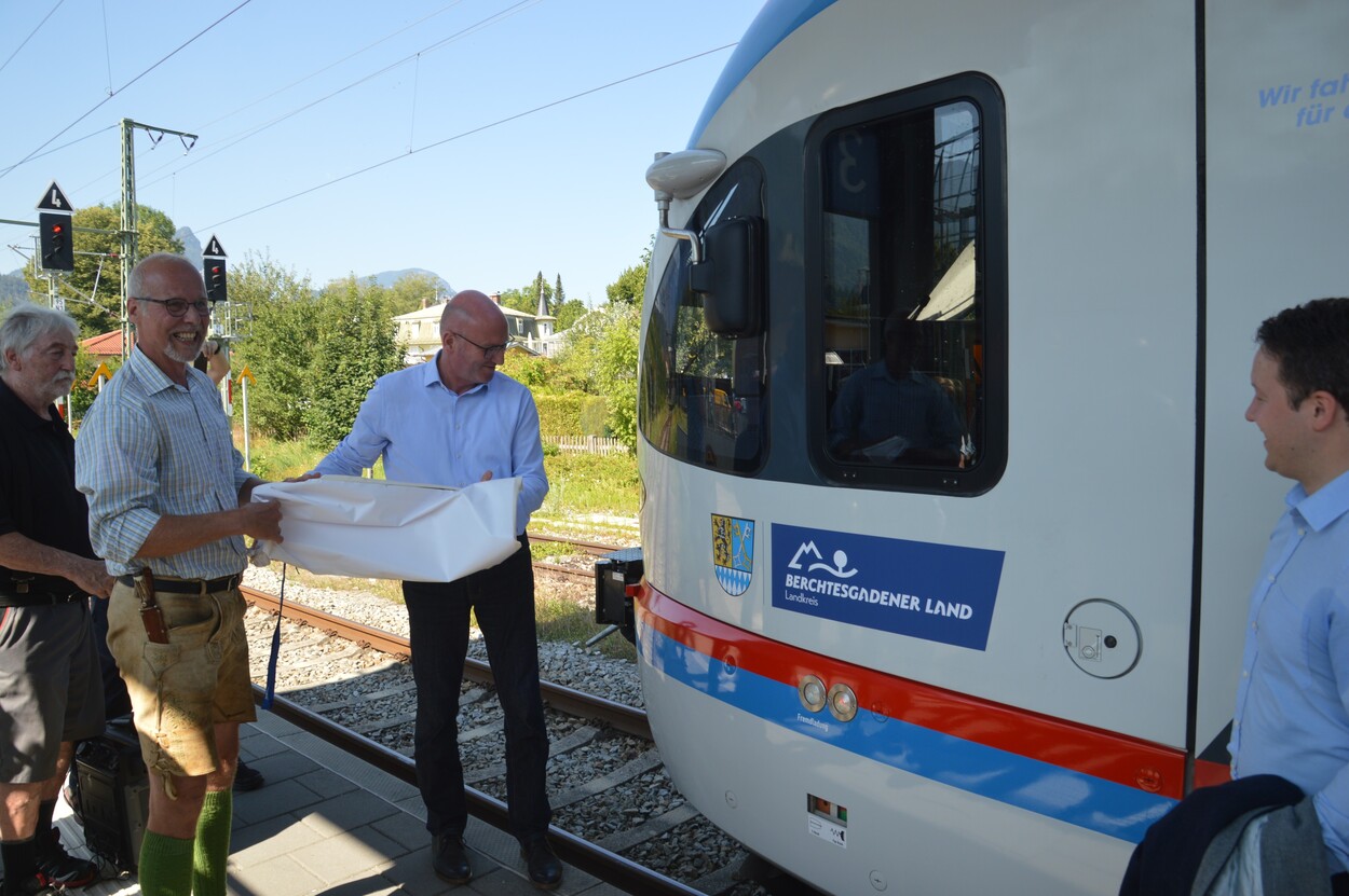 Fahrzeugsegnung der Bayerischen RegioBahn im Bahnhof Bad Reichenhall