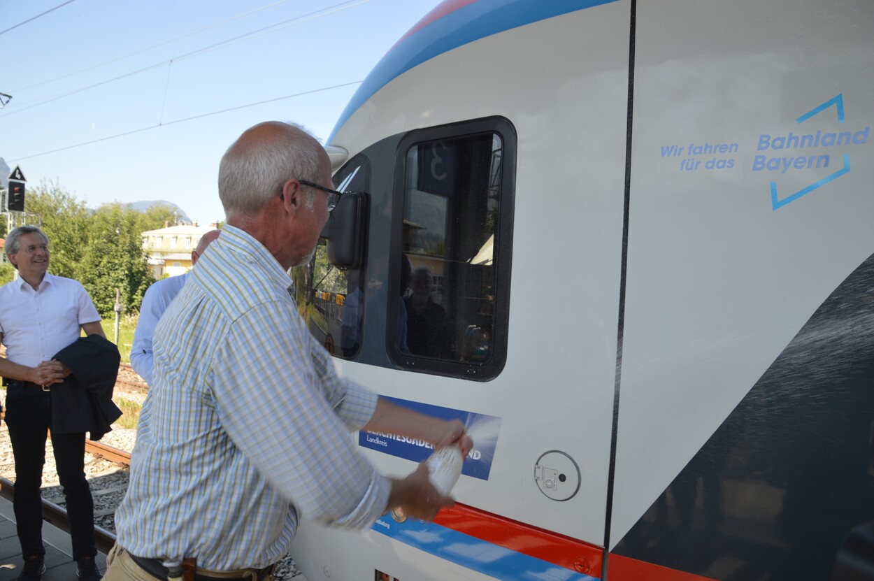Fahrzeugsegnung der Bayerischen RegioBahn im Bahnhof Bad Reichenhall