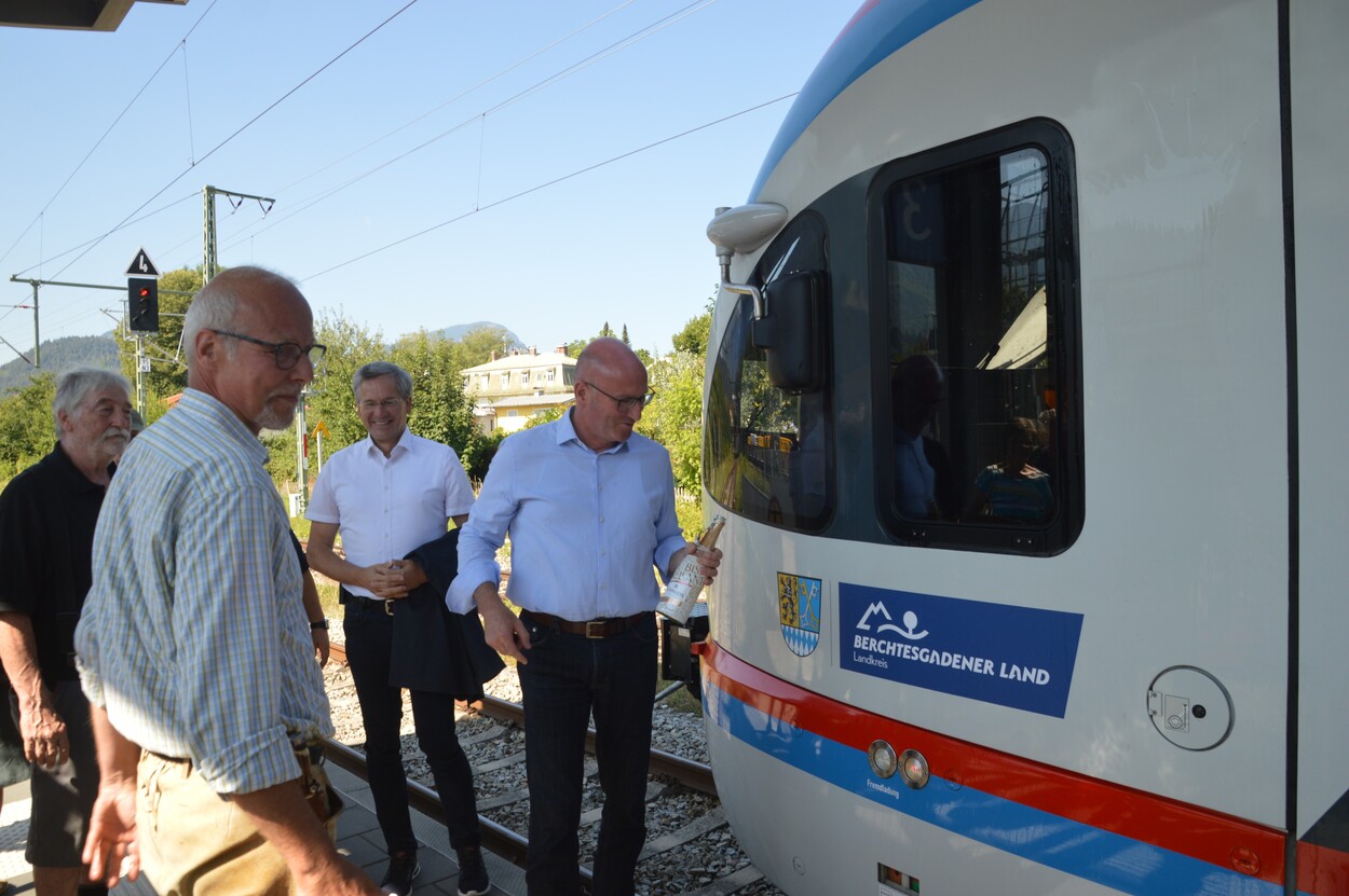 Fahrzeugsegnung der Bayerischen RegioBahn im Bahnhof Bad Reichenhall