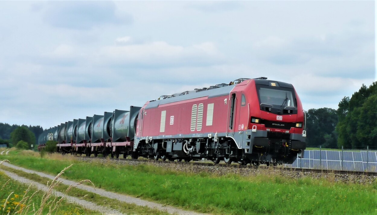 Müllzug auf der Bayerischen Tauernbahn wie „in alten Zeiten“ mit Baureihe 218