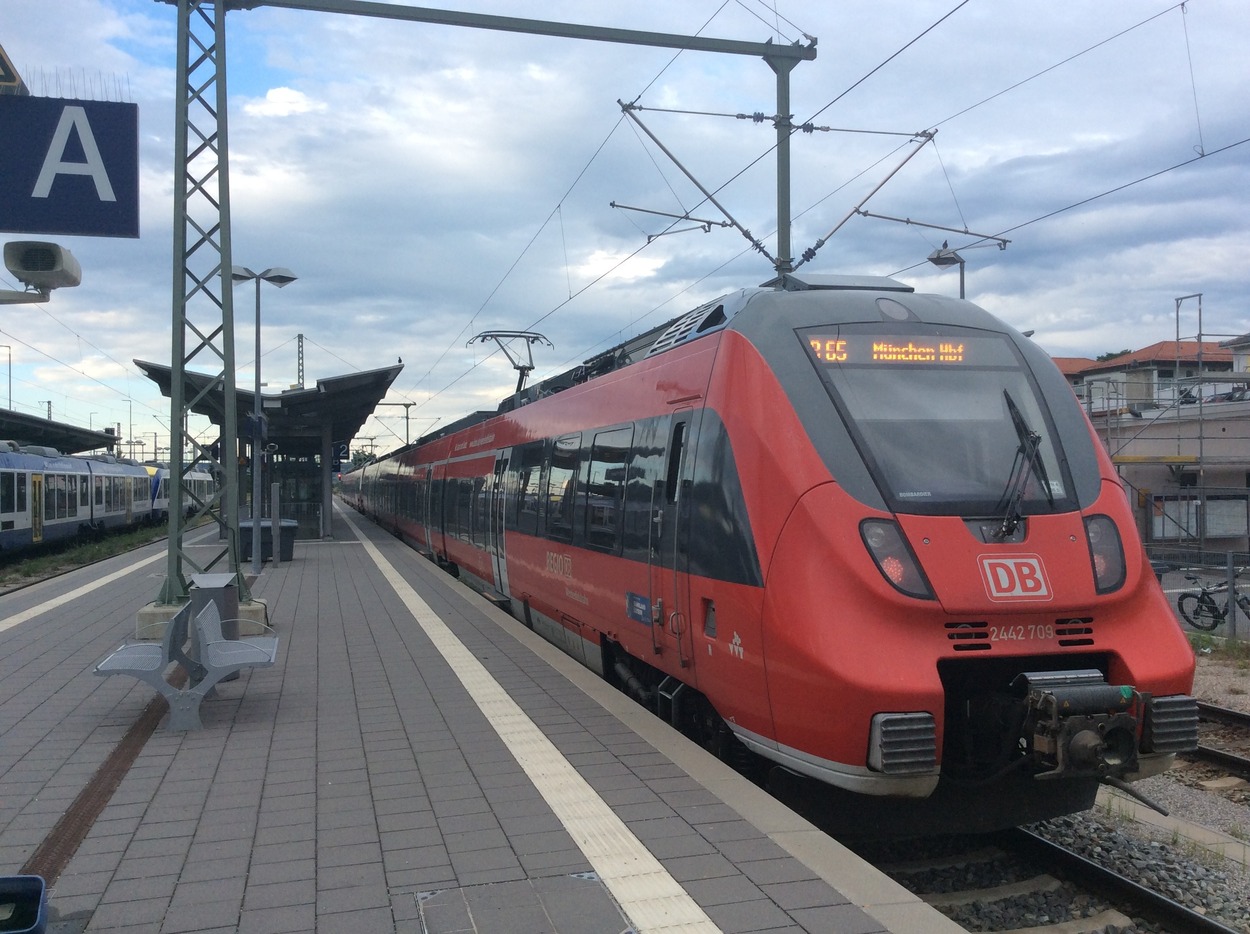 Werdenfelsbahn im Bahnhof Weilheim 