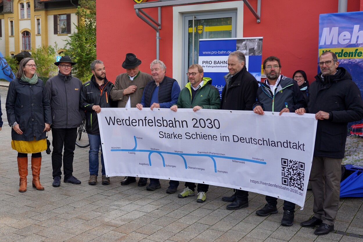 Werdenfelsbahn: Kundgebung am Murnauer Bahnhof setzt starkes Signal aus der Region