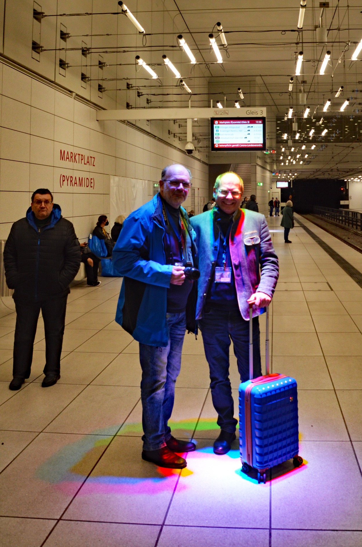 Lichtinstallation Ingo Maurer in den unterirdischen Stadtbahnstationen in Karlsruhe