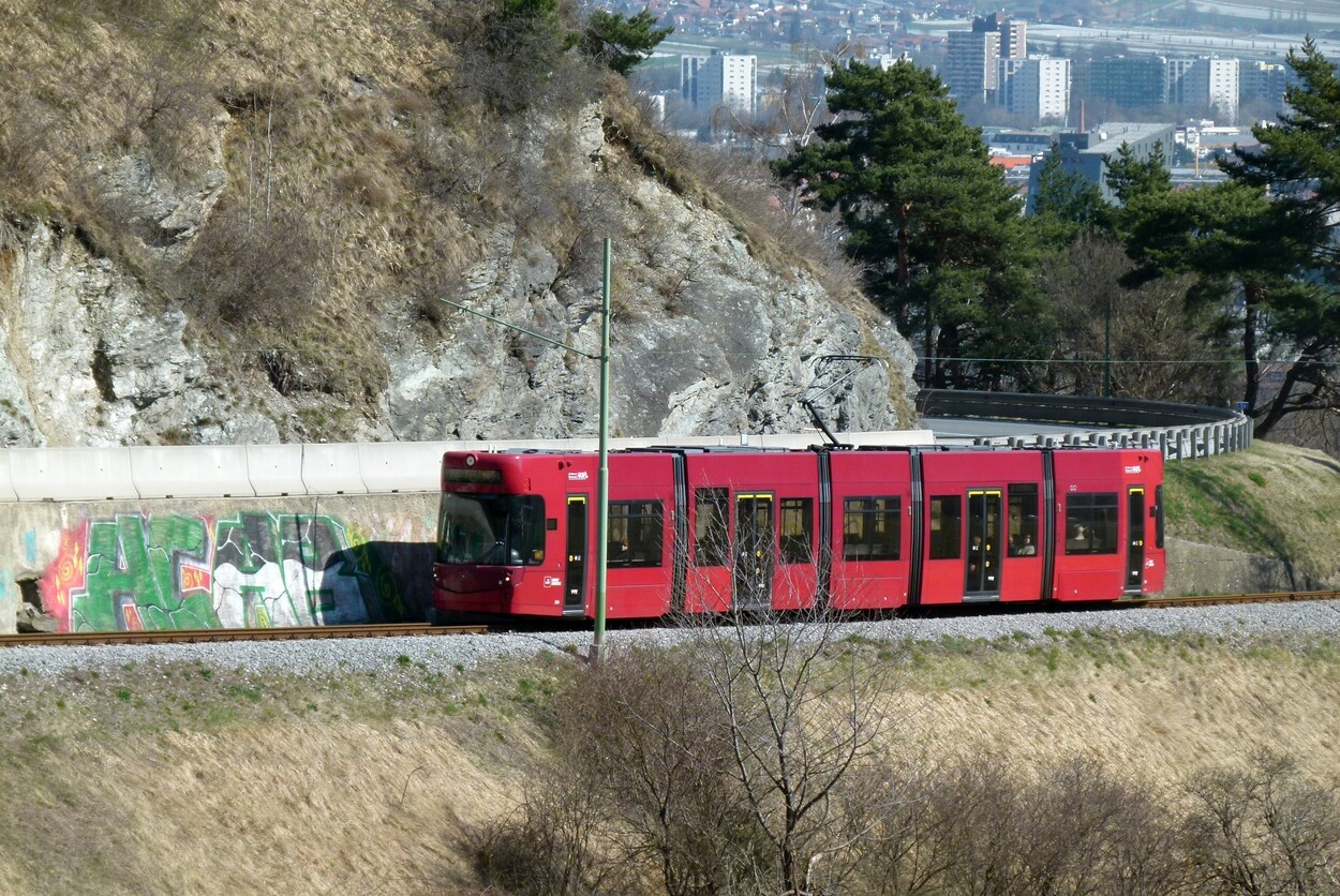 Stubaitalbahn von der Lokalbahn zur modernen Regionalstraßenbahn 
