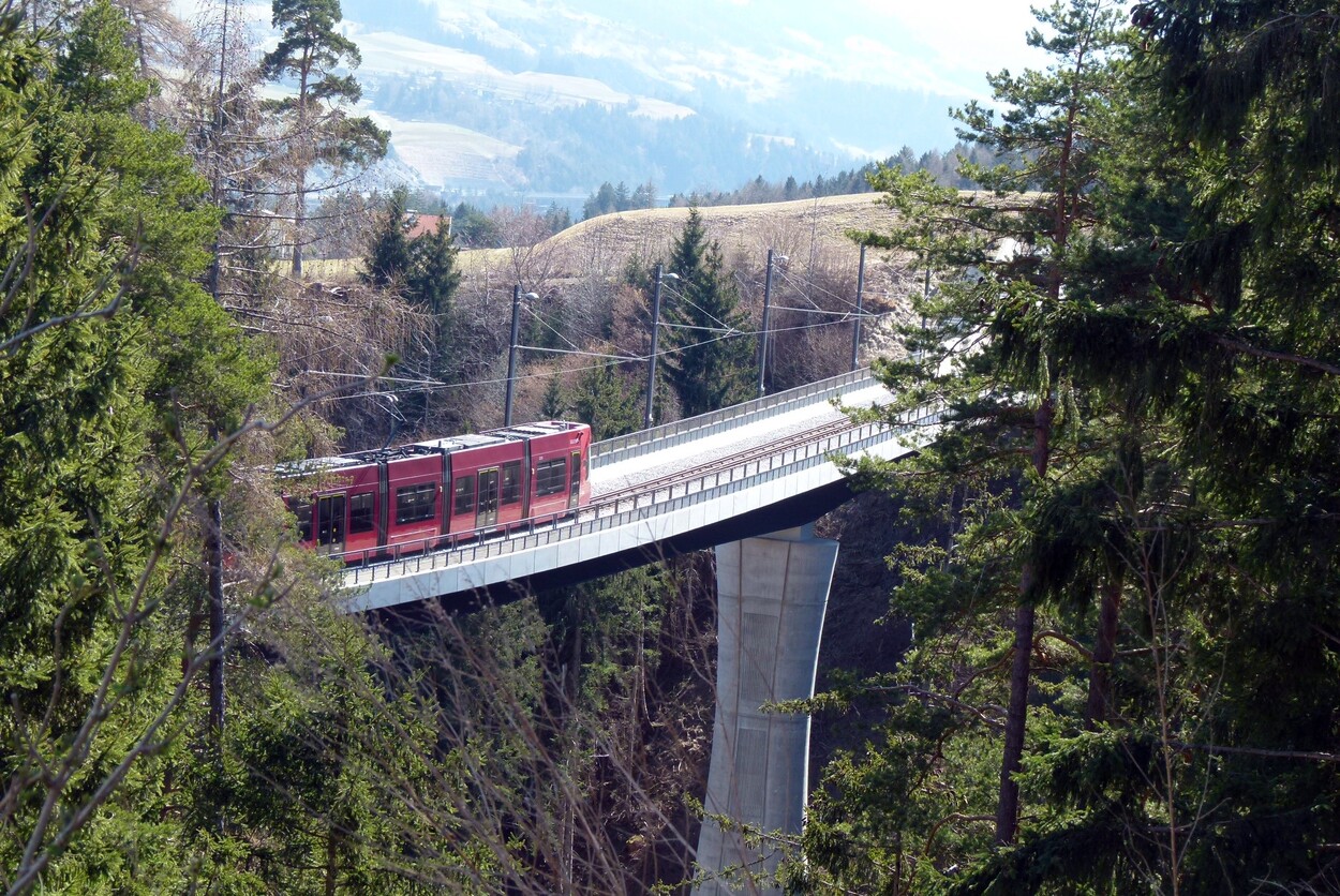 Stubaitalbahn von der Lokalbahn zur modernen Regionalstraßenbahn 