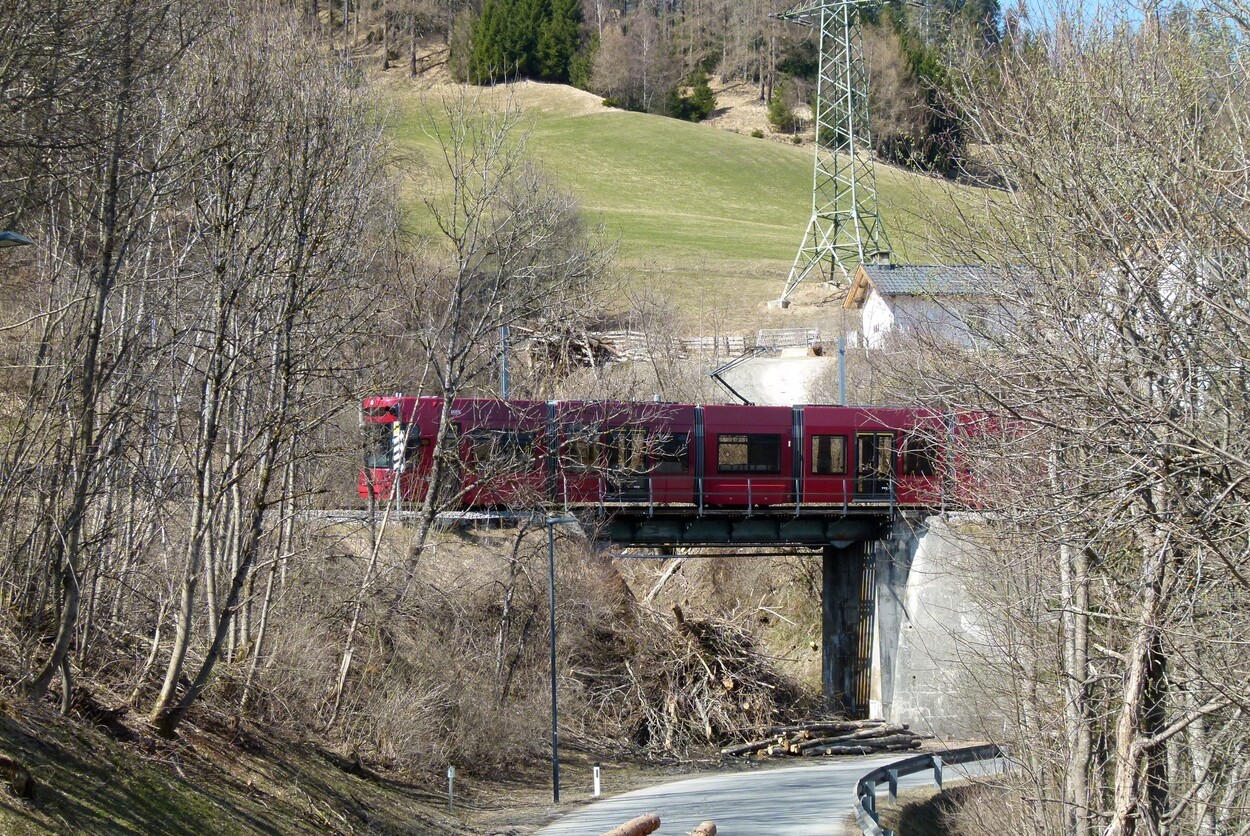 Stubaitalbahn von der Lokalbahn zur modernen Regionalstraßenbahn 
