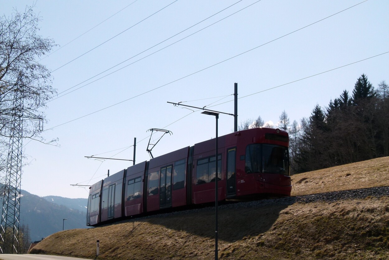 Stubaitalbahn von der Lokalbahn zur modernen Regionalstraßenbahn 
