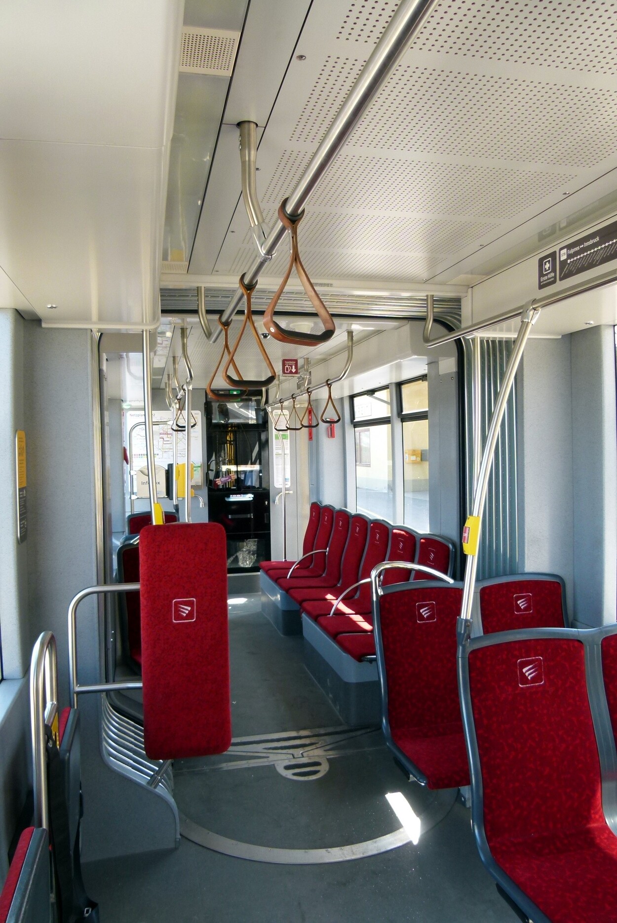 Stubaitalbahn von der Lokalbahn zur modernen Regionalstraßenbahn 