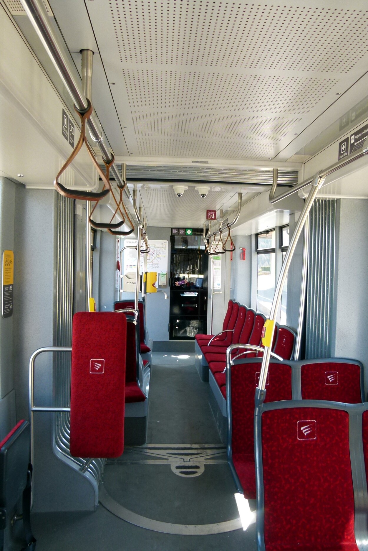 Stubaitalbahn von der Lokalbahn zur modernen Regionalstraßenbahn 