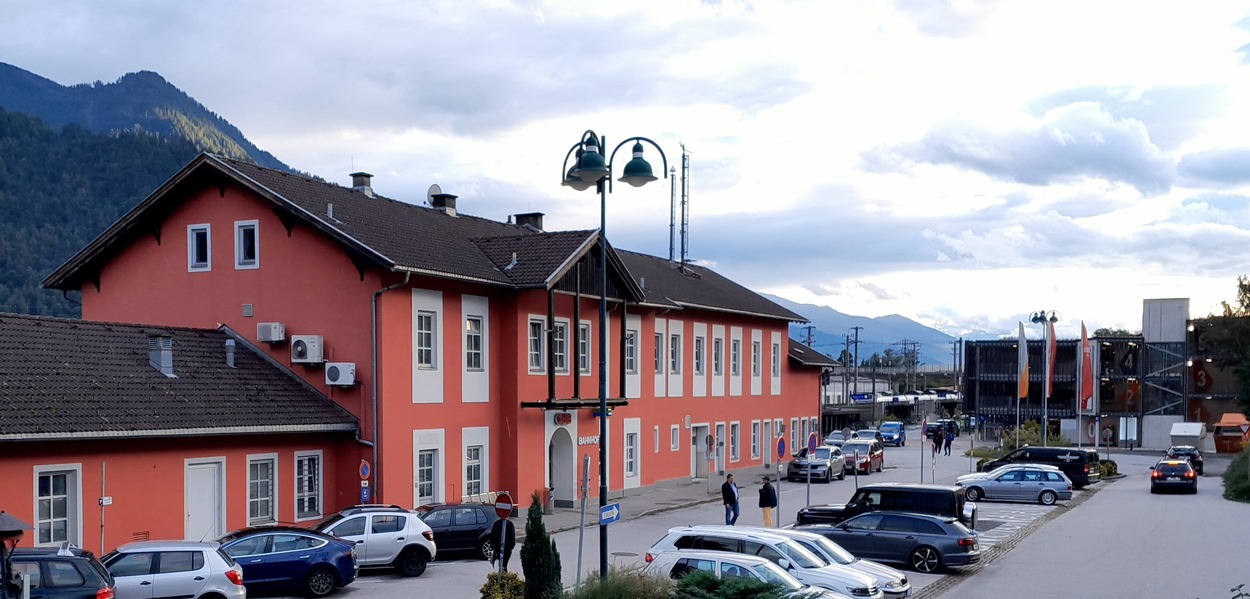 Vorplatzgestaltung Bahnhof Jenbach