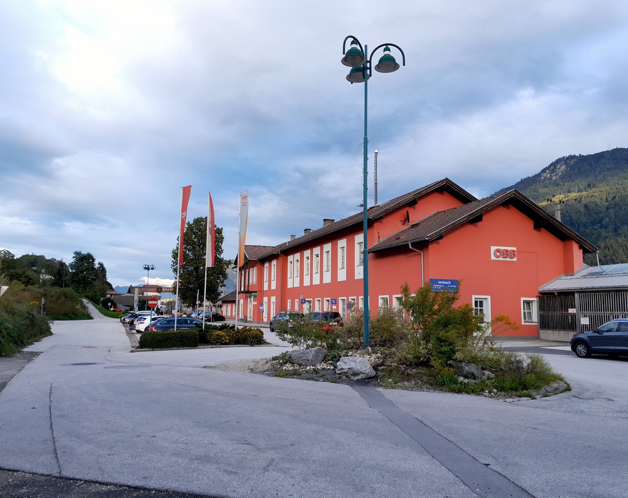 Vorplatzgestaltung Bahnhof Jenbach