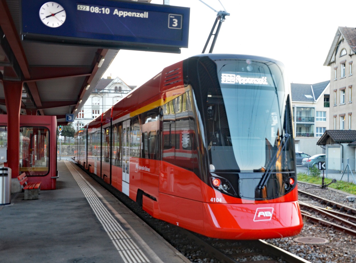 Appenzellerbahn Tango-Triebwagen in Gais