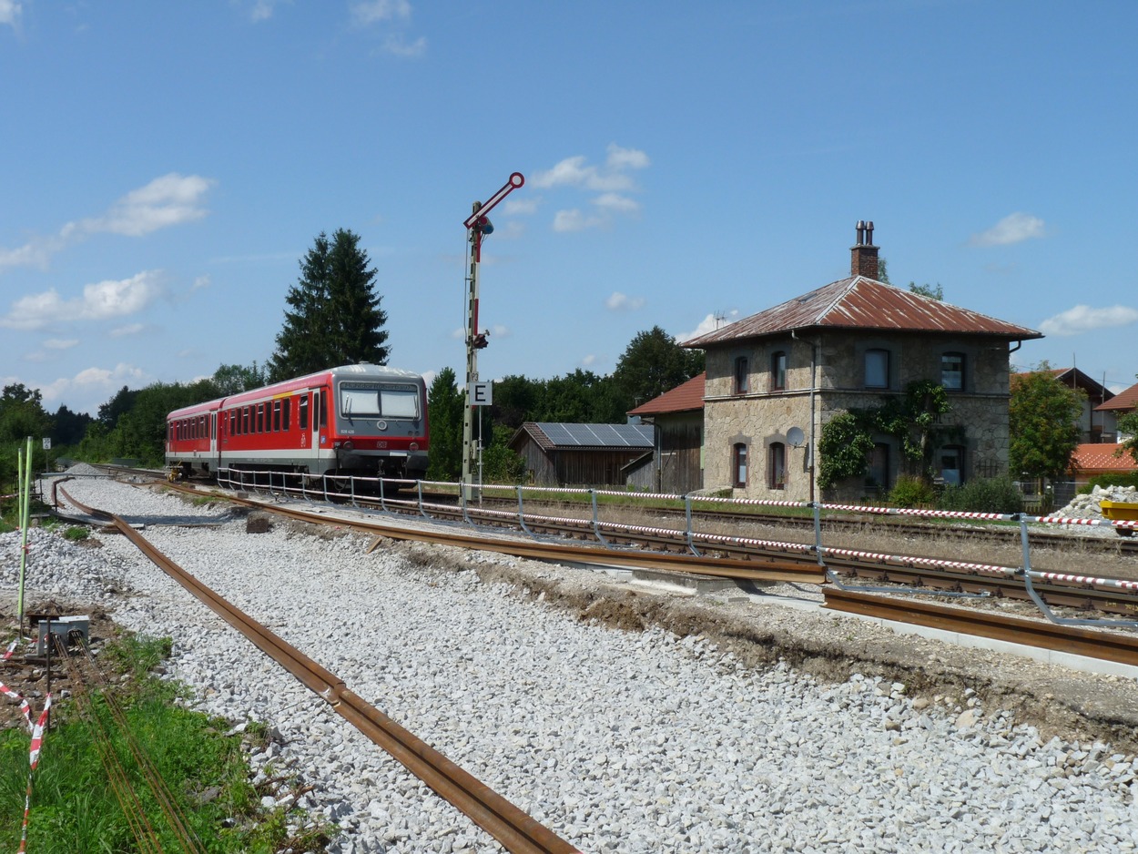Gleis 4 am Bahnhof "Tittmoning-Wiesmühl" geht wieder ans Netz