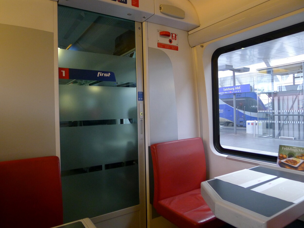 Fahrt mit RailJet Express 660 der ÖBB