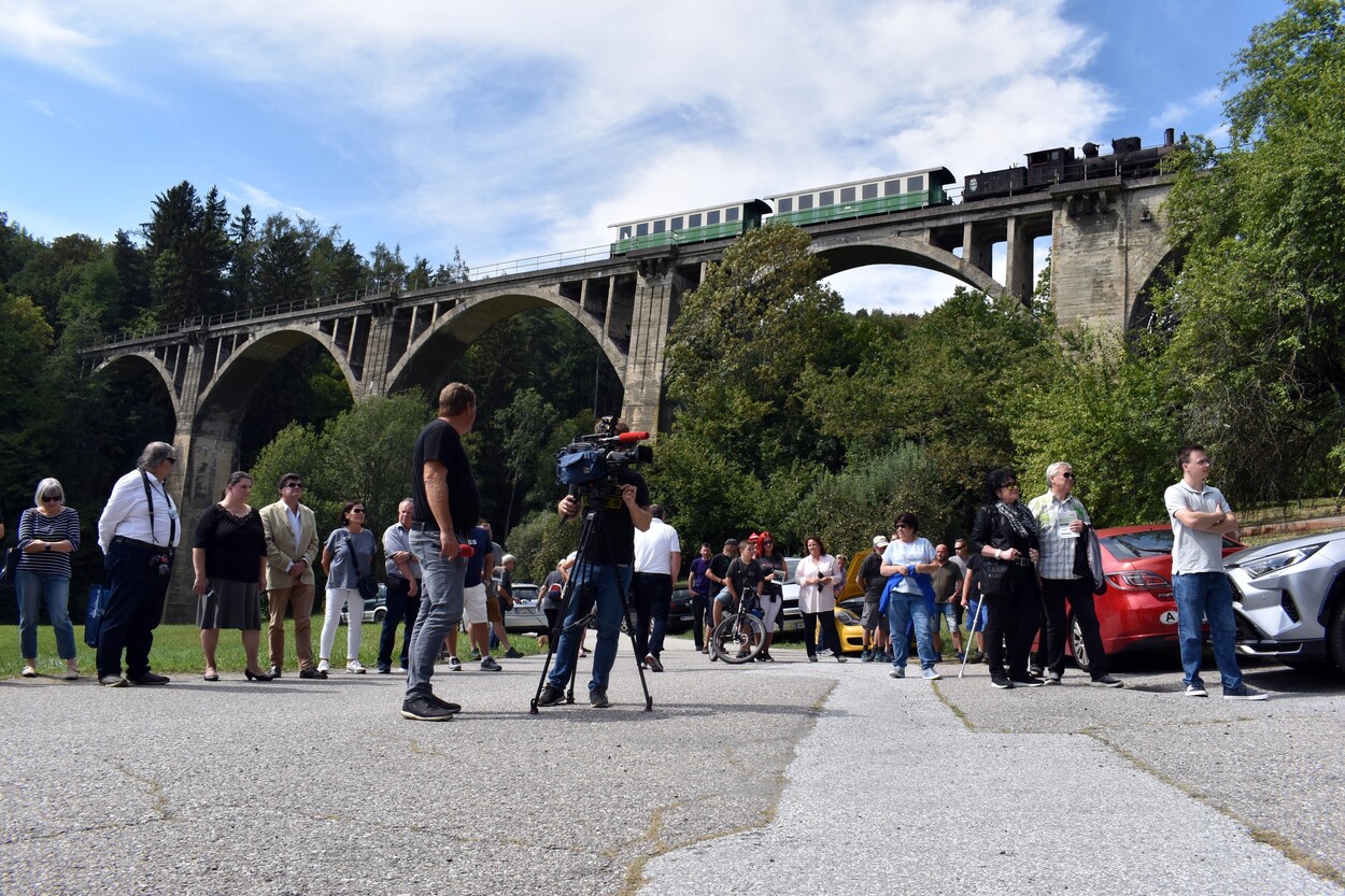 Demonstration - Für den Erhalt der Feistritztalbahn!