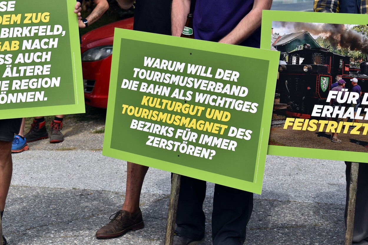 Demonstration - Für den Erhalt der Feistritztalbahn!
