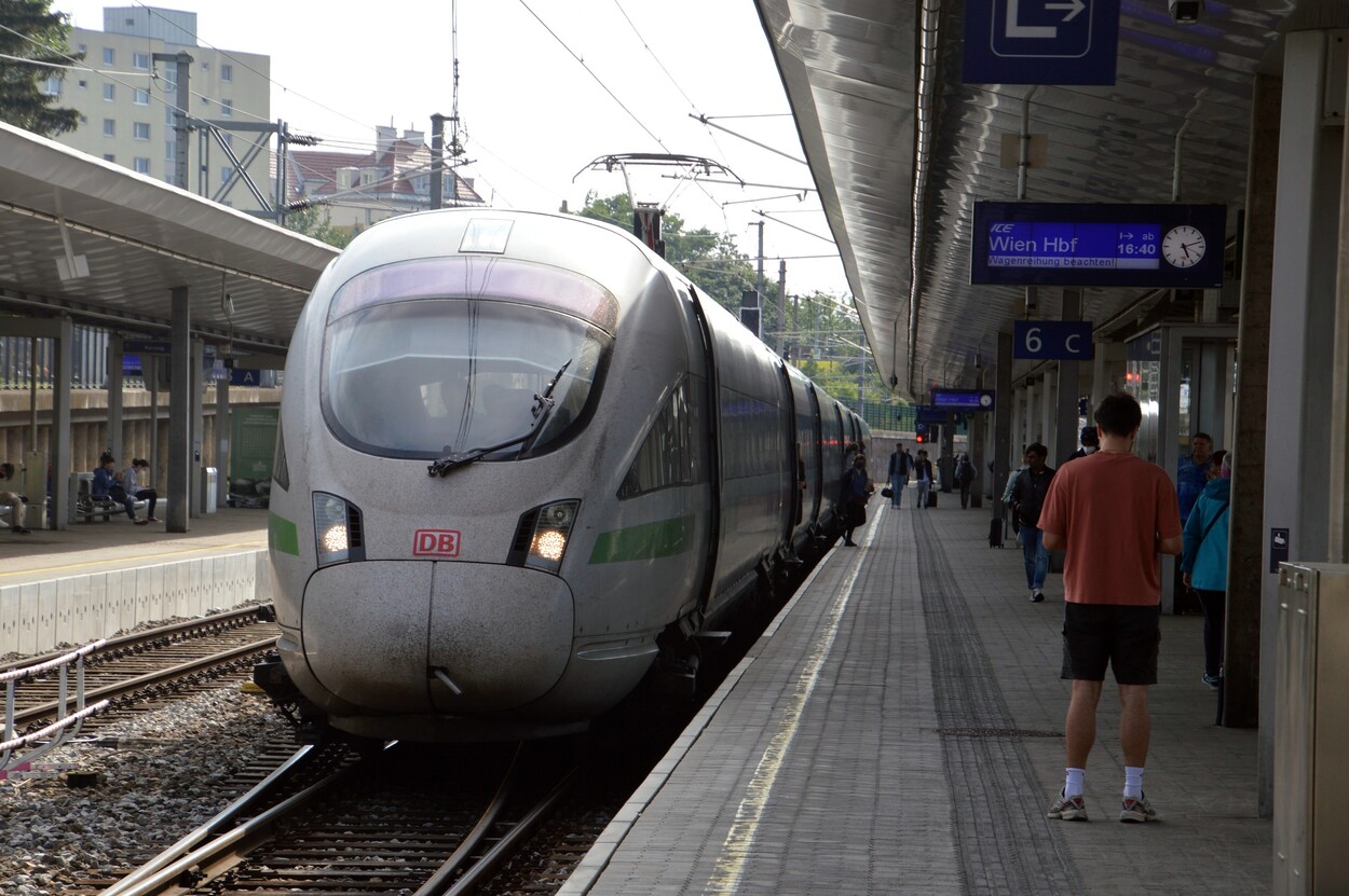 ICE der Deutschen Bahn in Wien Meidling