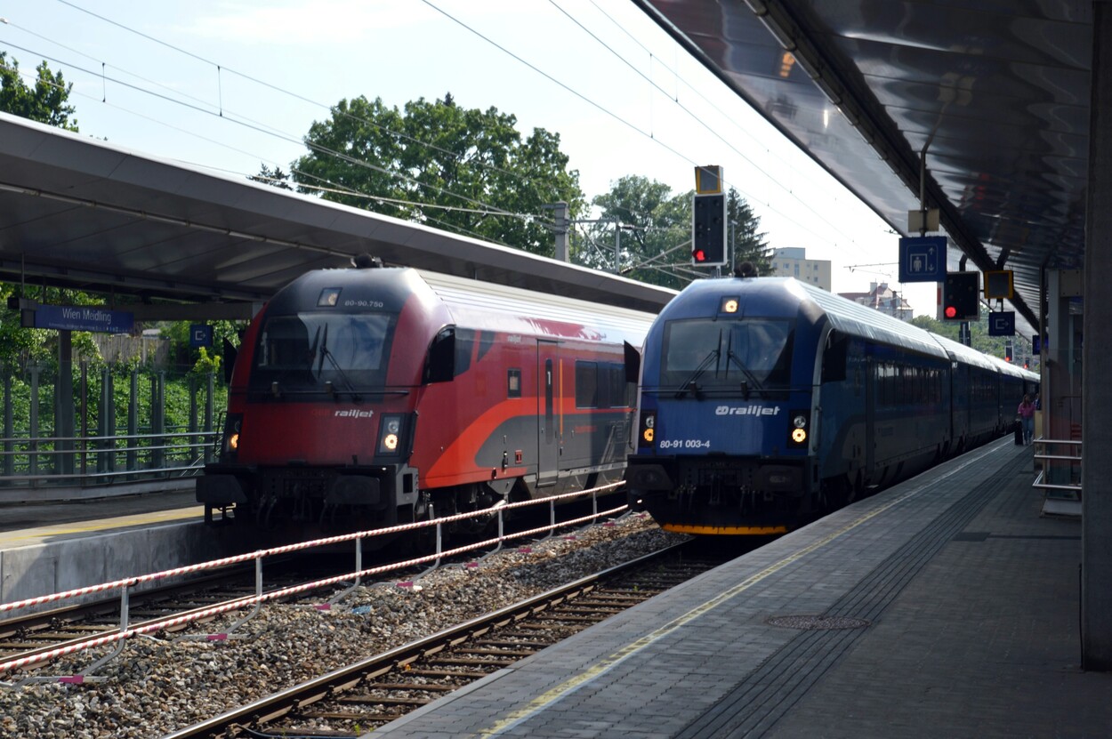 ÖBB und CD Railjet in Wien Meidling