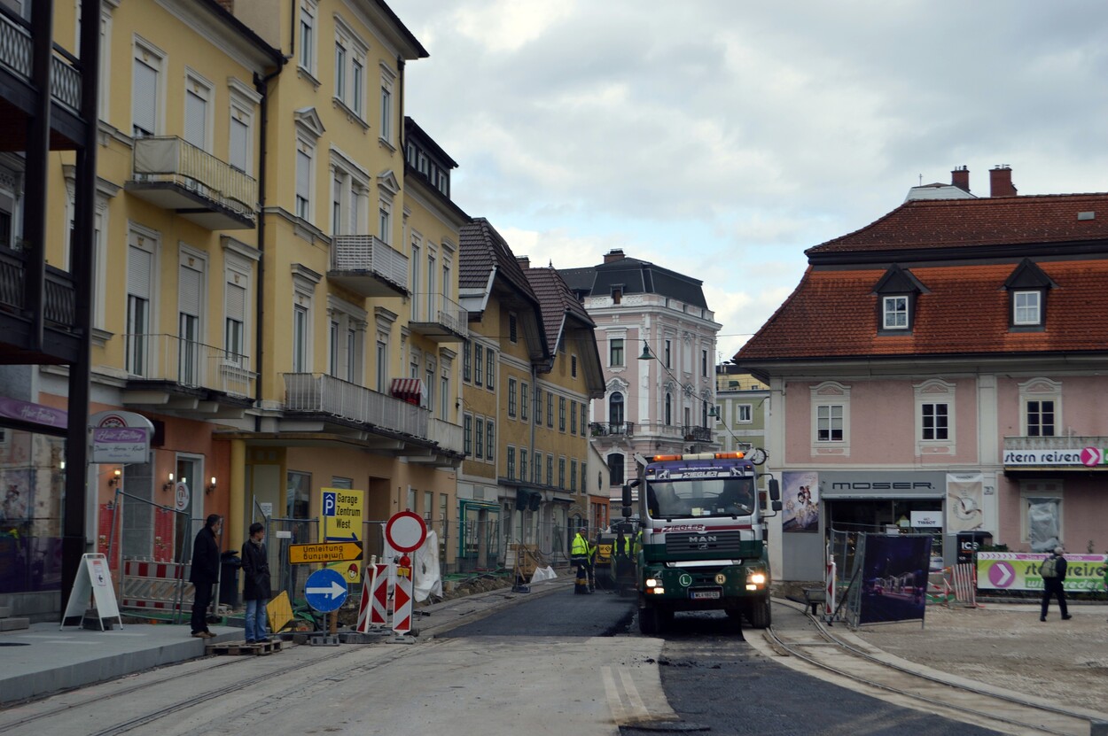 Bau der Traunseetram in Gmunden
