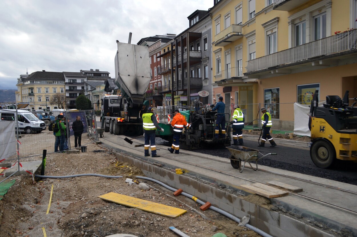Bau der Traunseetram in Gmunden