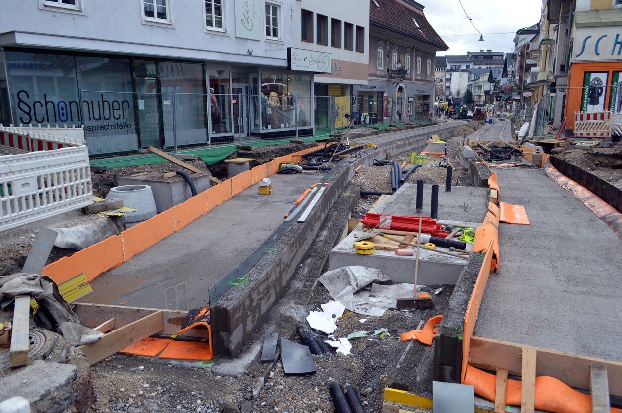 Bau der Traunseetram in Gmunden