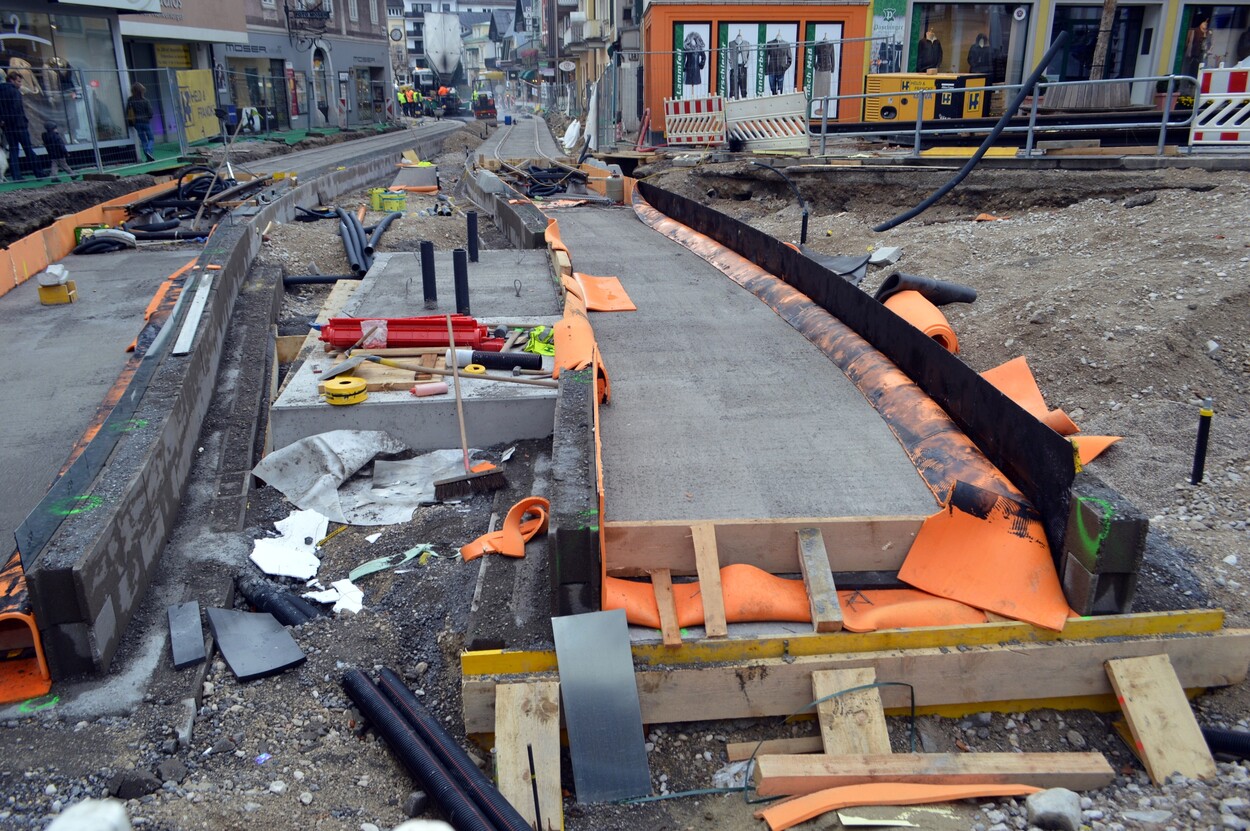 Bau der Traunseetram in Gmunden