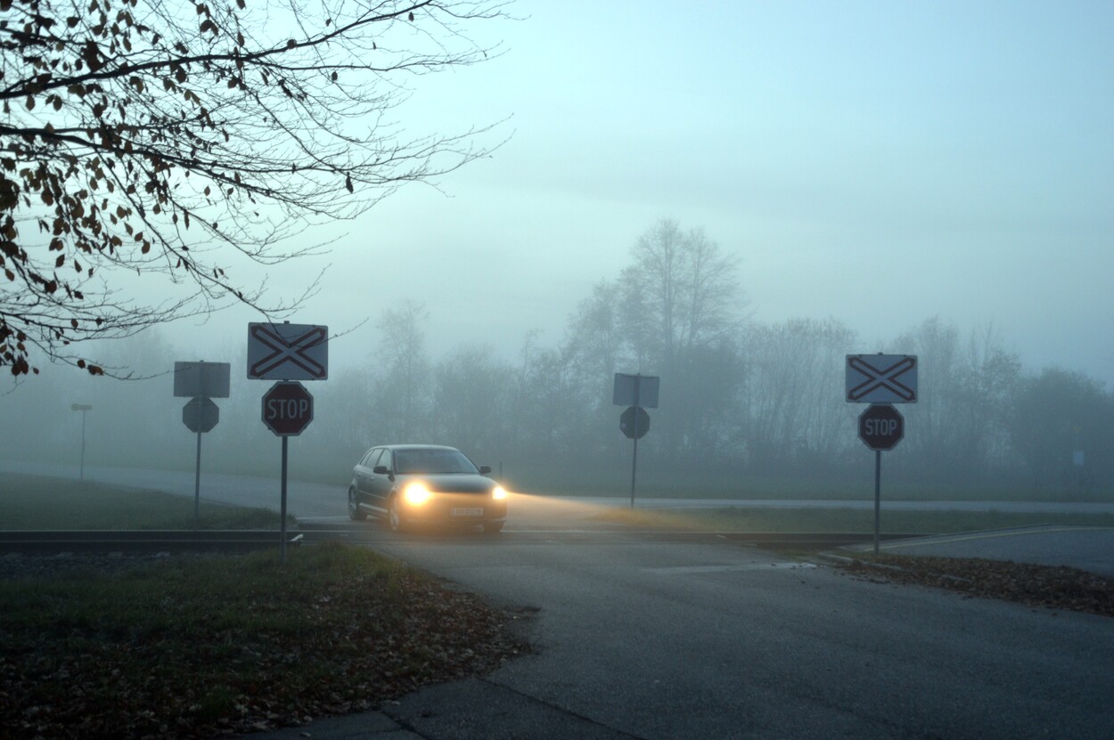 Die Eisenbahnkreuzung in Teichstätt