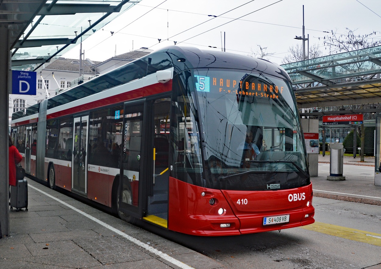 Hess-Obus mit Akku für stromlosen Bereich Grödig