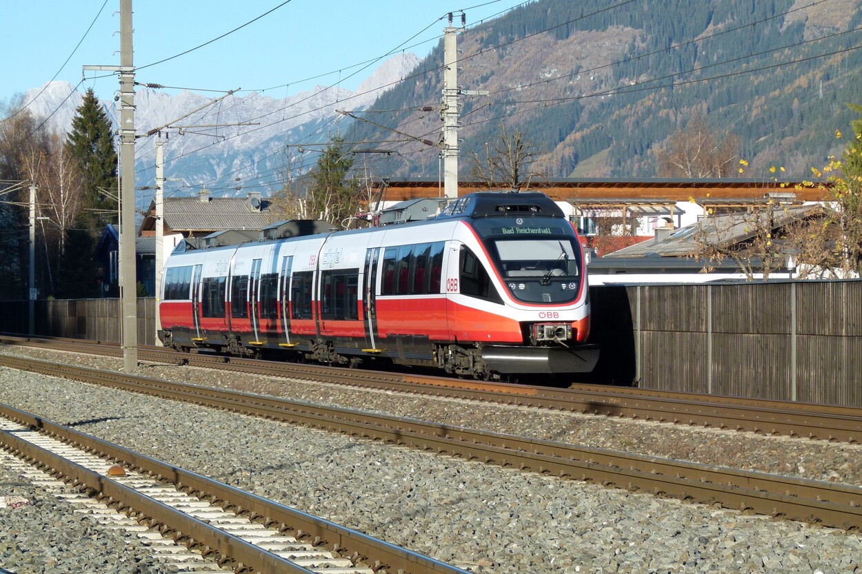 An der Salzburg-Tiroler-Bahn in Zell am See / Tischlerhäusl