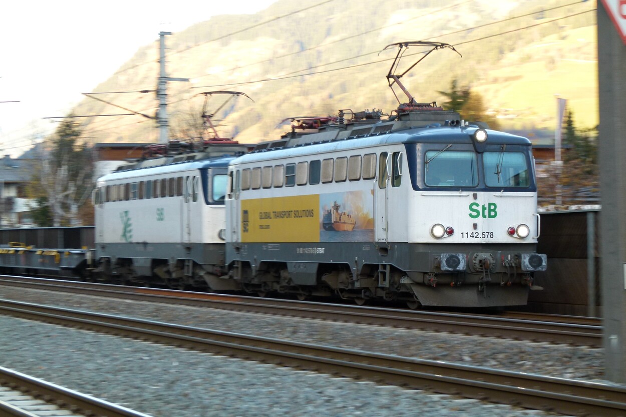 An der Salzburg-Tiroler-Bahn in Zell am See / Tischlerhäusl