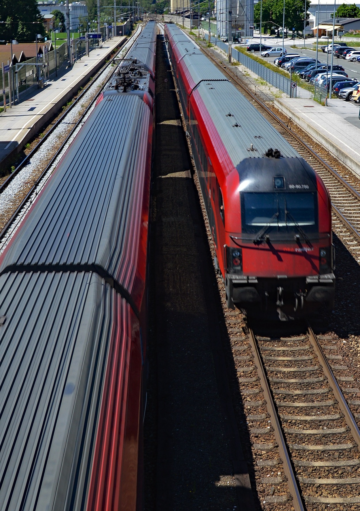 RailJet-Zugkreuzung Bahnhof Seekirchen