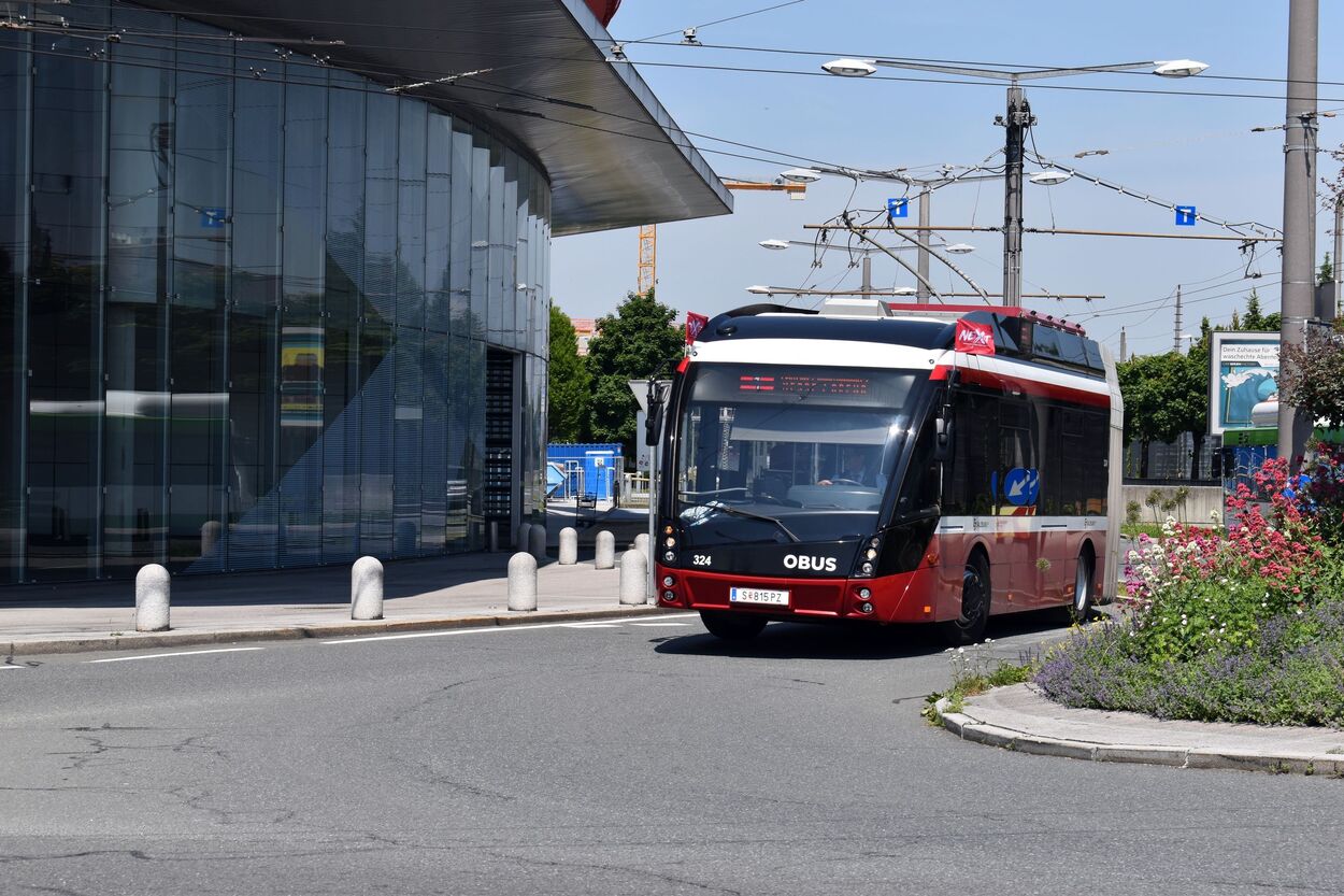 Obus Linie 1 Salzburg AG am Europark