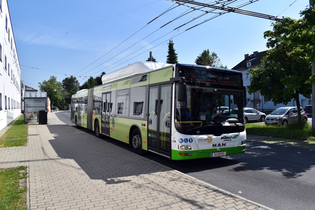 Haltestelle Wals Walserfeld Schule