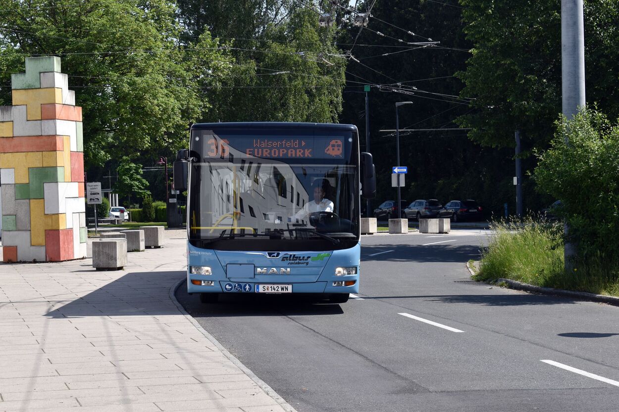 Haltestelle Wals Walserfeld Schule
