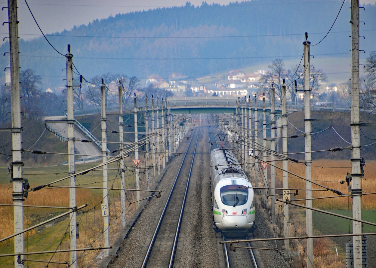 ICE-Zug zwischen Passau und Wels