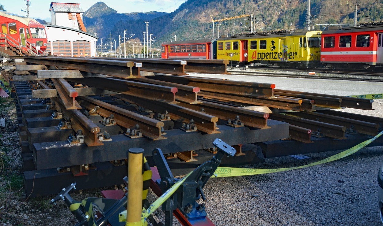 Achenseebahn Anlieferung fabriksneue Weichen Bahnhof Jenbach