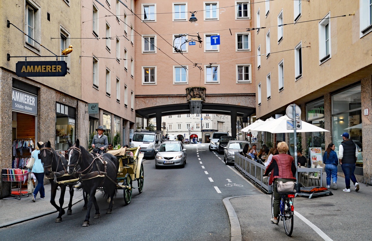 Münzgassen-Durchbruch oder Griesgassen-Durchbruch anstelle des Hauses der alten "Salzburger Münze"