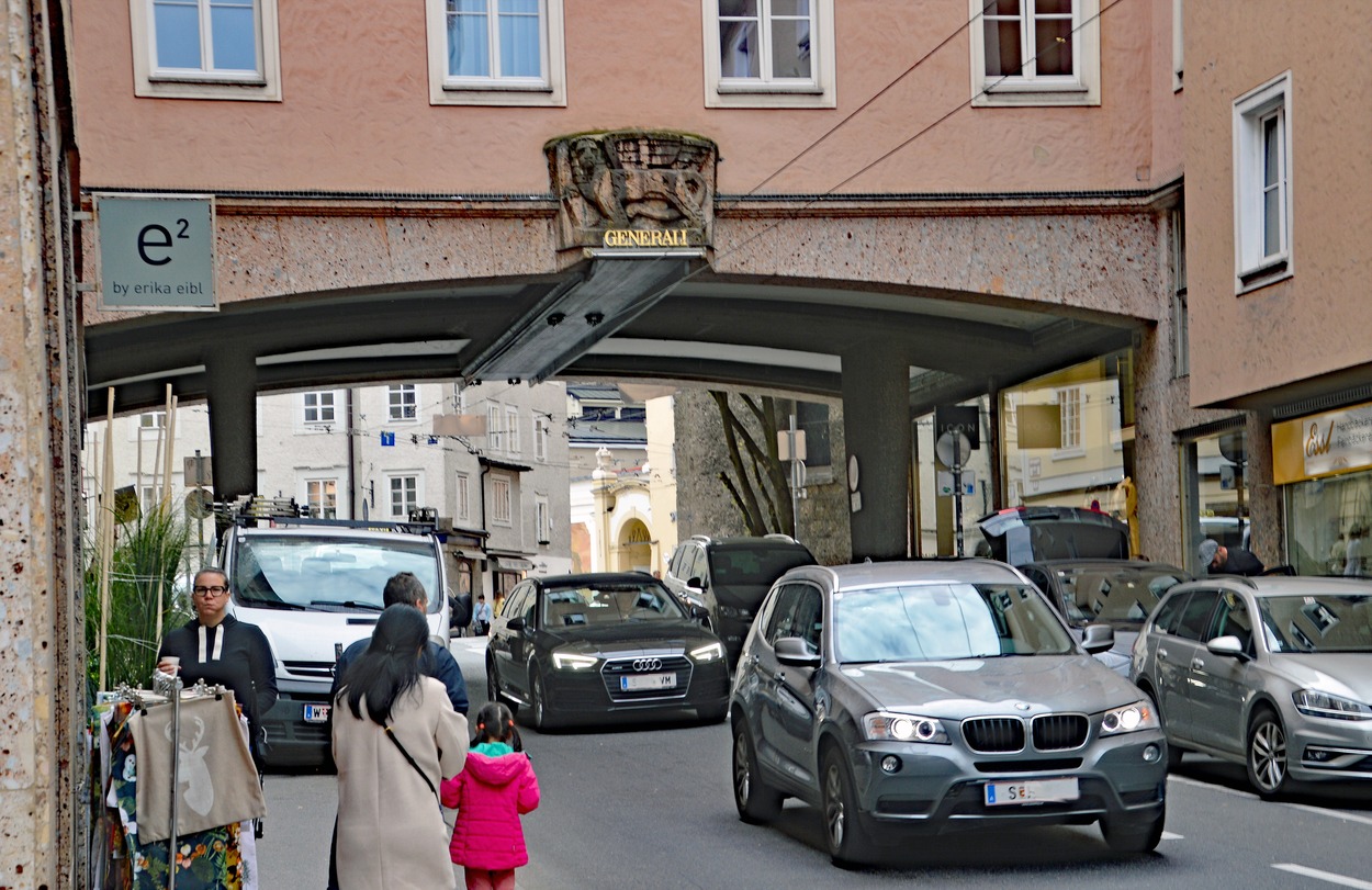 Münzgassen-Durchbruch oder Griesgassen-Durchbruch anstelle des Hauses der alten "Salzburger Münze"